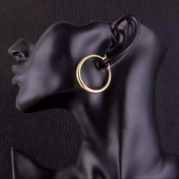 NEW 18K Yellow Gold 1.5” Round Hoop Earrings - Picture 2 of 5